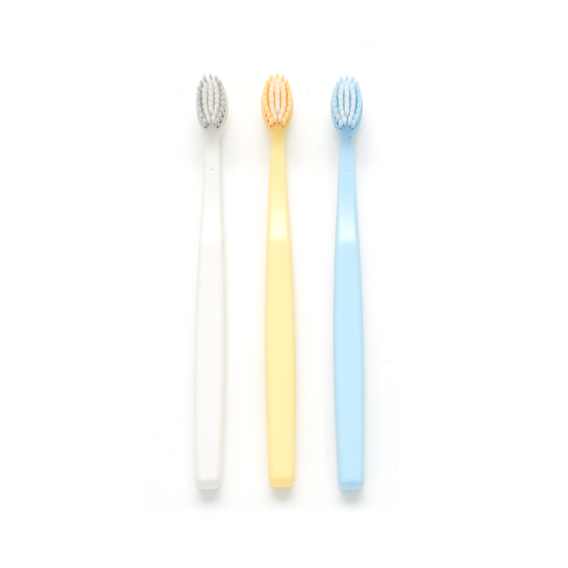 PP Saplı Ultra İnce Yumuşak PBT Kıl Yetişkin Derin Temizlik EURO Standartlarına Uygun Diş Fırçası
